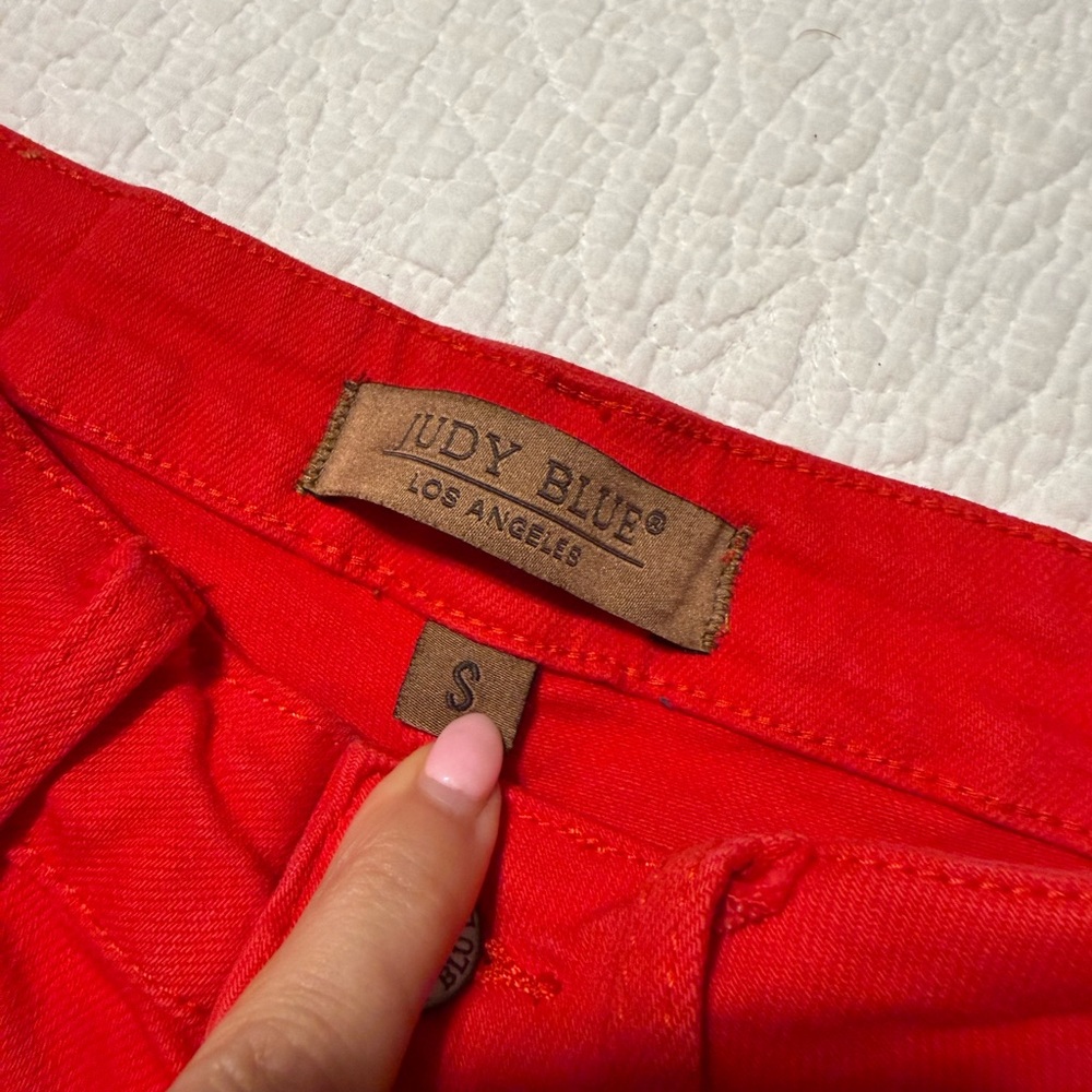 Judy Blue Red Garment Dyed High Rise Shorts Size Small - Picture 2 of 3